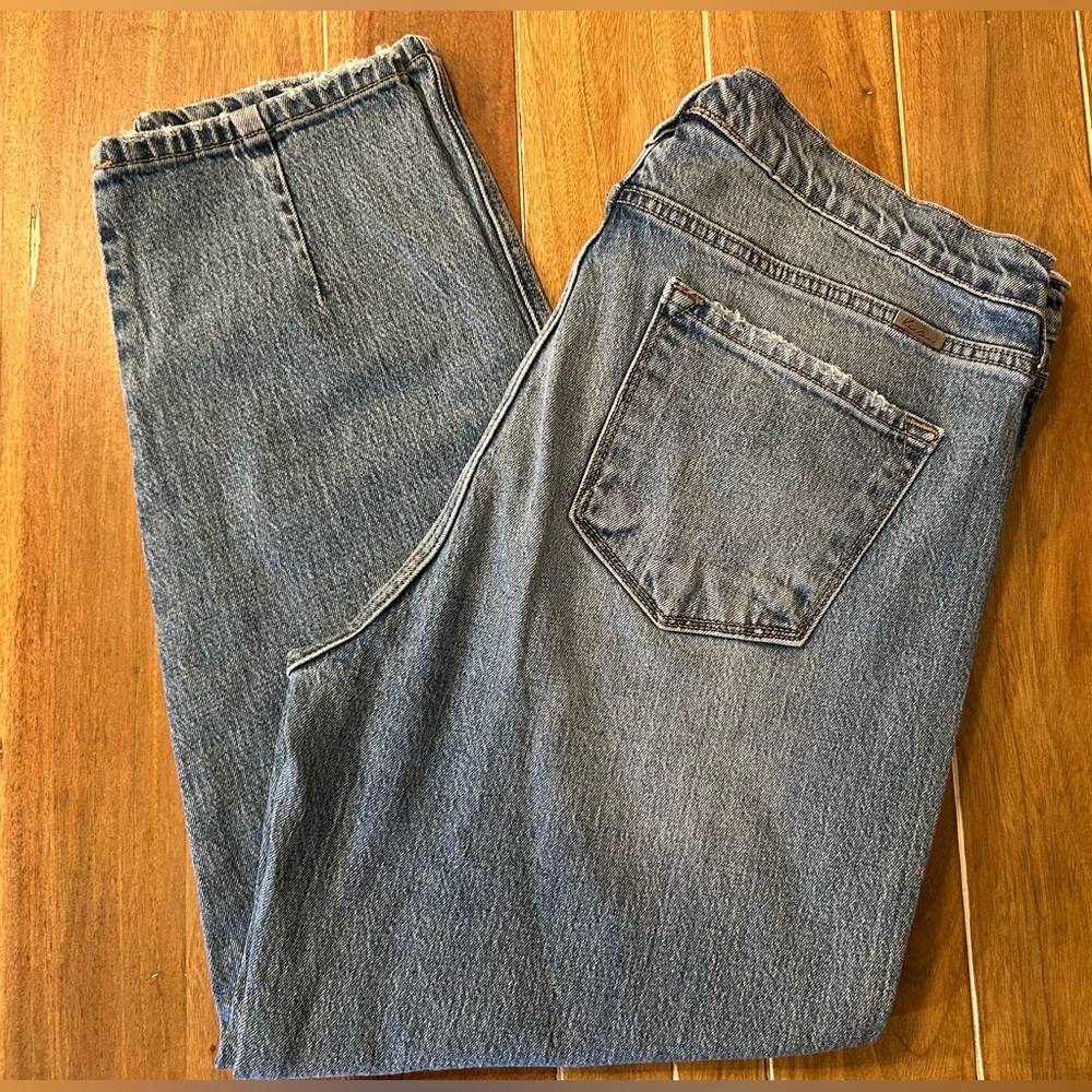 KanCan Women Relaxed Fit Light Wash Jeans Size 15/31 KC9271M Blue Distressed - Picture 3 of 6